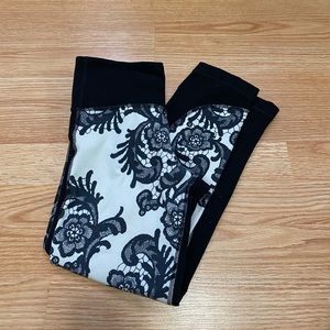 LULULEMON LEGGINGS with FREE BONUS!!